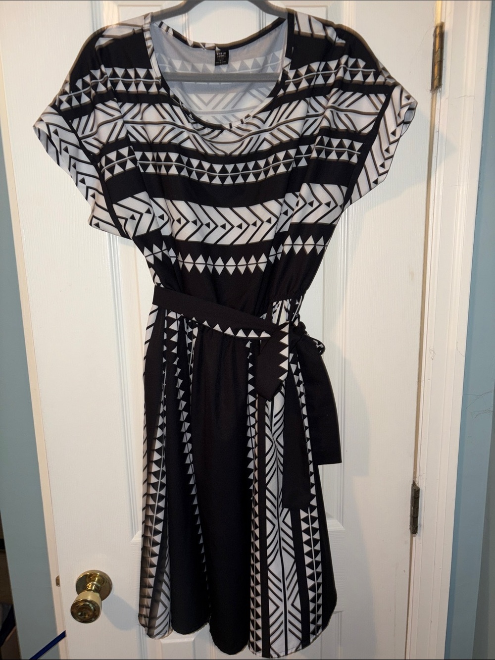 SHEIN Black & White Geometric Midi Dress with Waist Tie